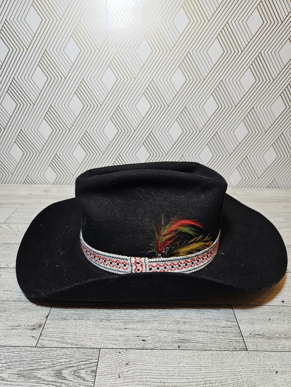 Lanning Vtg Dynafelt Cowboy Hat Black With Red White Band & Feathers Size 7 1/8